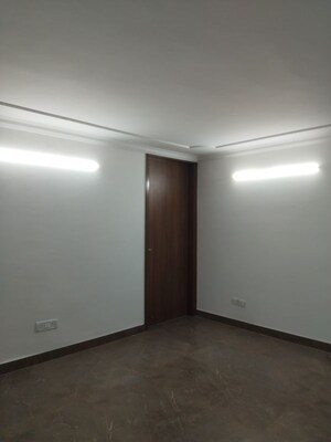 Room in 3 BHK Builder Floor at Sarita Vihar – for Rent