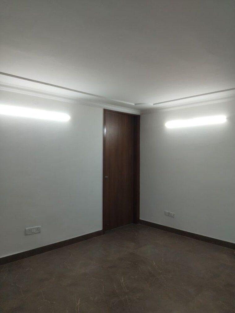 Room, sarita vihar 3 Bedroom 1950 Sq.Ft. Builder Floor In Sarita Vihar Delhi 10392426