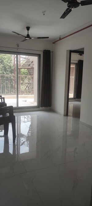 Room in 1 BHK Apartment at Metropolis Bayside, Kasarvadavali – for Rent