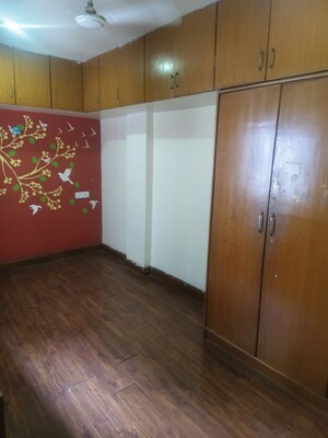 Room in 1 BHK Apartment at Kamgar Putala Vasahat – for Rent