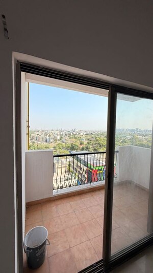 Balcony in 2.5 BHK Apartment at Amrapali Silicon City, Sector 76 – for Sale