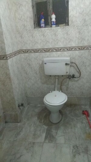 Bathroom in 3 BHK Builder Floor at Safdarjung Enclave – for Rent