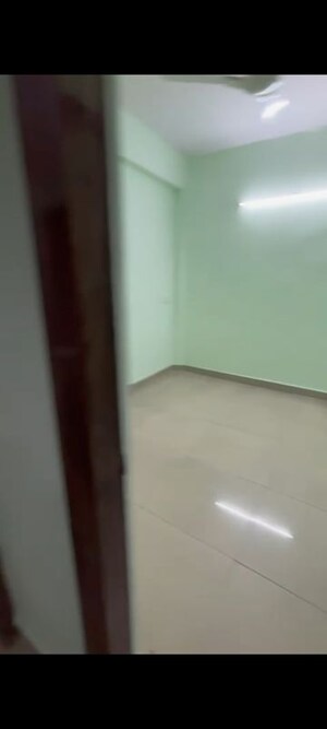 Room in 2.5 BHK Apartment at Panchsheel Greens II, Sector 16 Greater Noida – for Sale