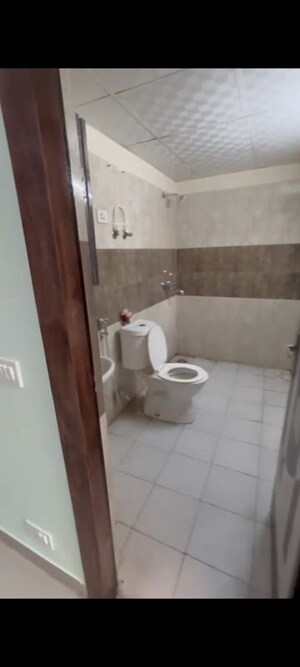 Bathroom in 2.5 BHK Apartment at Panchsheel Greens II, Sector 16 Greater Noida – for Sale