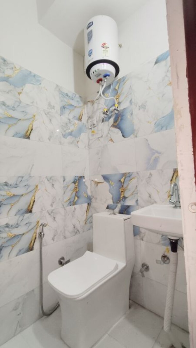 Bathroom, saket 1 Bedroom 450 Sq.Ft. Builder Floor In Saket Delhi 10392521