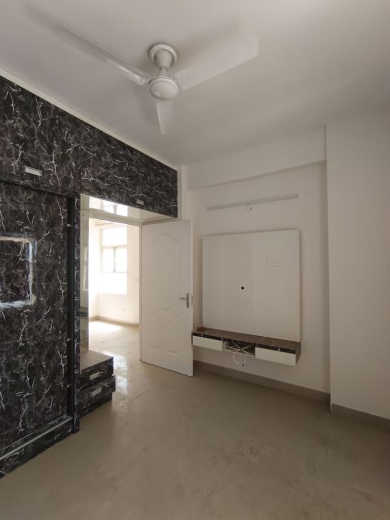 Room, shree-vardhman-mantra 2 Bedroom 900 Sq.Ft. Apartment In Sector 67 Gurgaon 10392511