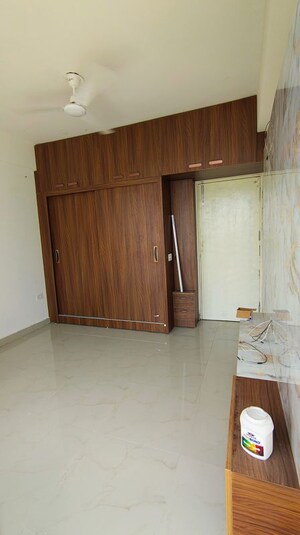 2 BHK Apartment For Rent in Bedarwals Sixty Three Golf Drive, Sector 63