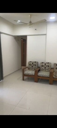 2 BHK Apartment For Rent in Divine Palm Springs