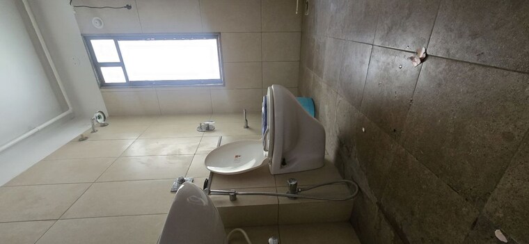 Bathroom, pride-manhattan 2 Bedroom 800 Sq.Ft. Apartment In Charholi Budruk Pune 10392664