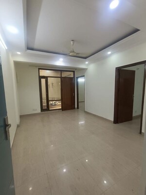 Room in 2 BHK Apartment at Sainik Farm – for Rent