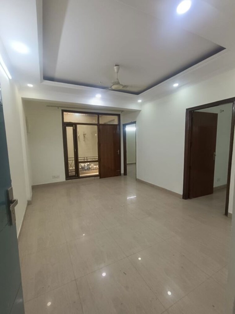 Room, sainik farm 2 Bedroom 800 Sq.Ft. Apartment In Sainik Farm Delhi 10392690