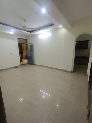 Room in 2 BHK Apartment at Sainik Farm – for Rent