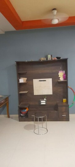 1 BHK + Extra Room Apartment For Rent in Amar Raj Vaibhav NX