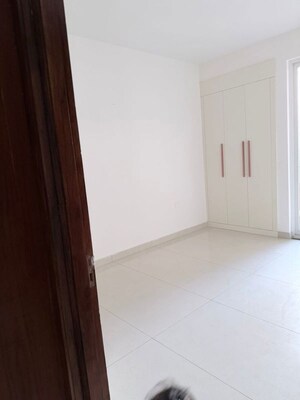 Room in 3 BHK Apartment at Sector 82 – for Rent