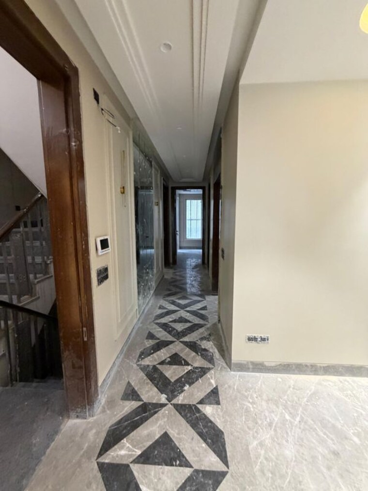 undefined, new rajinder nagar 3 Bedroom 200 Sq.Yd. Builder Floor In New Rajinder Nagar Delhi 10392717