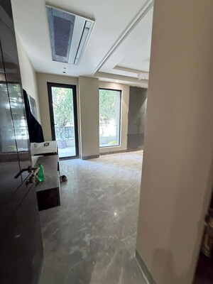 Study Room in 3 BHK Builder Floor at New Rajinder Nagar – for Sale