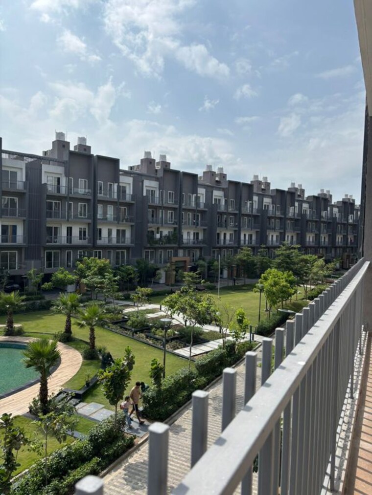Exterior View, smart-world-orchard 3.5 Bedroom 1680 Sq.Ft. Apartment In Sector 61 Gurgaon 10392741
