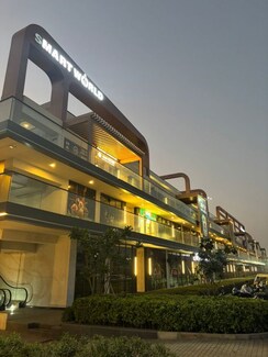 3.5 BHK + Extra Room Apartment For Sale in Smart World Orchard