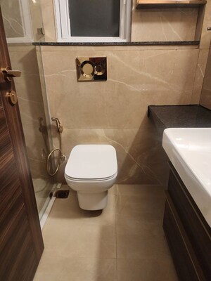Bathroom in 3.5 BHK Apartment at Smart World Orchard, Sector 61 – for Sale