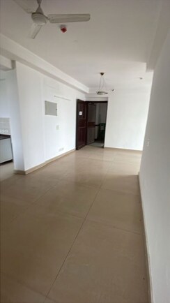 3 BHK Apartment For Rent in Nimbus The Hyde park