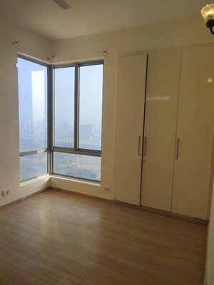 Room in 2 BHK Apartment at Pioneer Park Araya, Sector 61 – for Rent