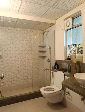 Team Area in 3 BHK Apartment at Parsvnath Exotica, Sector 53 – for Rent