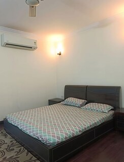 3 BHK + Servant Room Apartment For Rent in Parsvnath Exotica