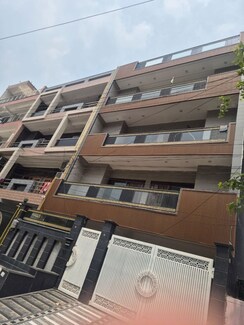 3 BHK + Extra Room Builder Floor For Rent in DLF Phase I