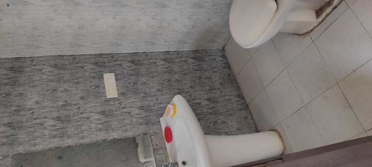 Bathroom, omaxe-silver-birch 3 Bedroom 1180 Sq.Ft. Builder Floor In North Mullanpur Chandigarh 10392801