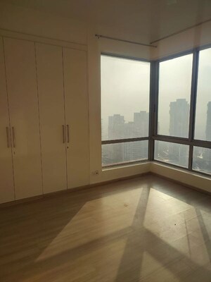 Room in 3 BHK Apartment at Pioneer Park Araya, Sector 61 – for Rent