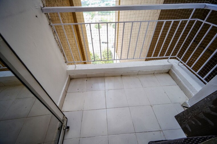 Balcony, nirala-greenshire-phase-ii 2.5 Bedroom 1185 Sq.Ft. Apartment In Sector 2 Greater Noida Greater Noida 10392790