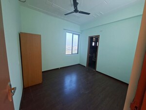 Room in 3.5 BHK Apartment at Paras Dews, Sector 106 – for Rent