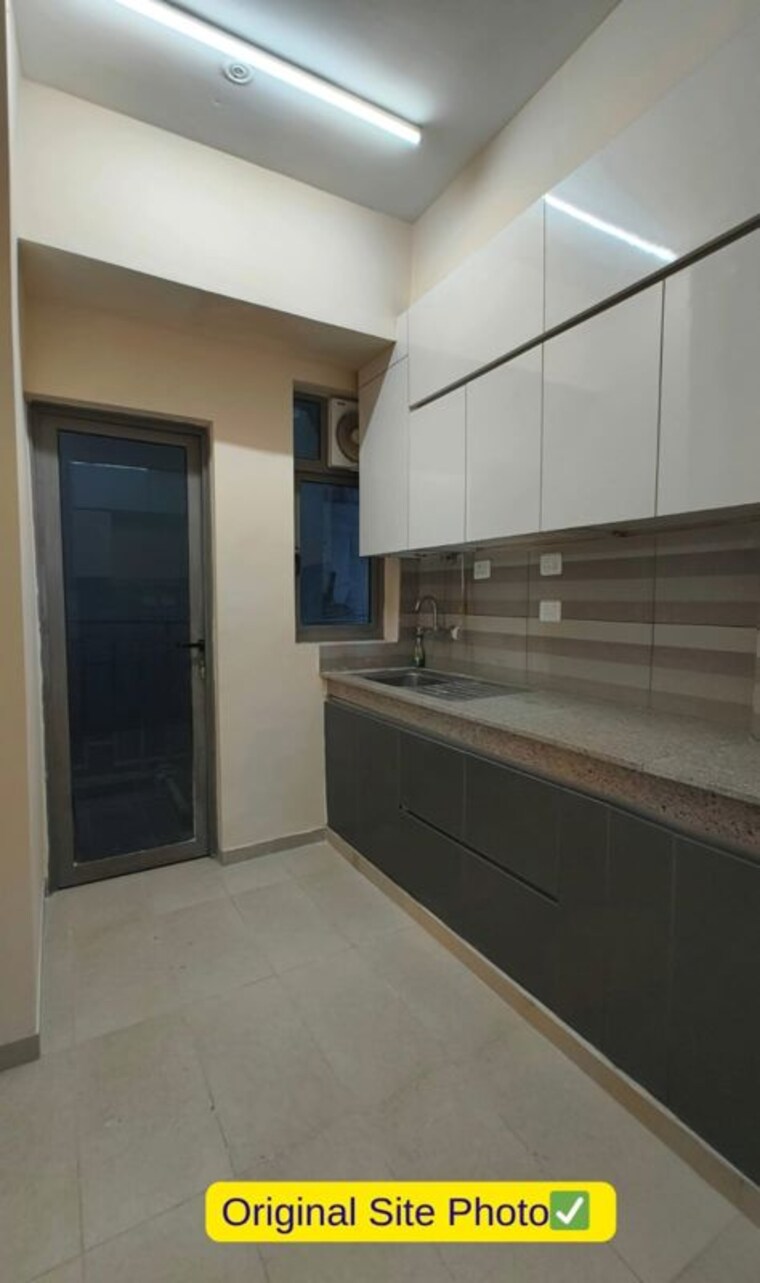 Kitchen, paras-dews 3.5 Bedroom 1900 Sq.Ft. Apartment In Sector 106 Gurgaon 10392818