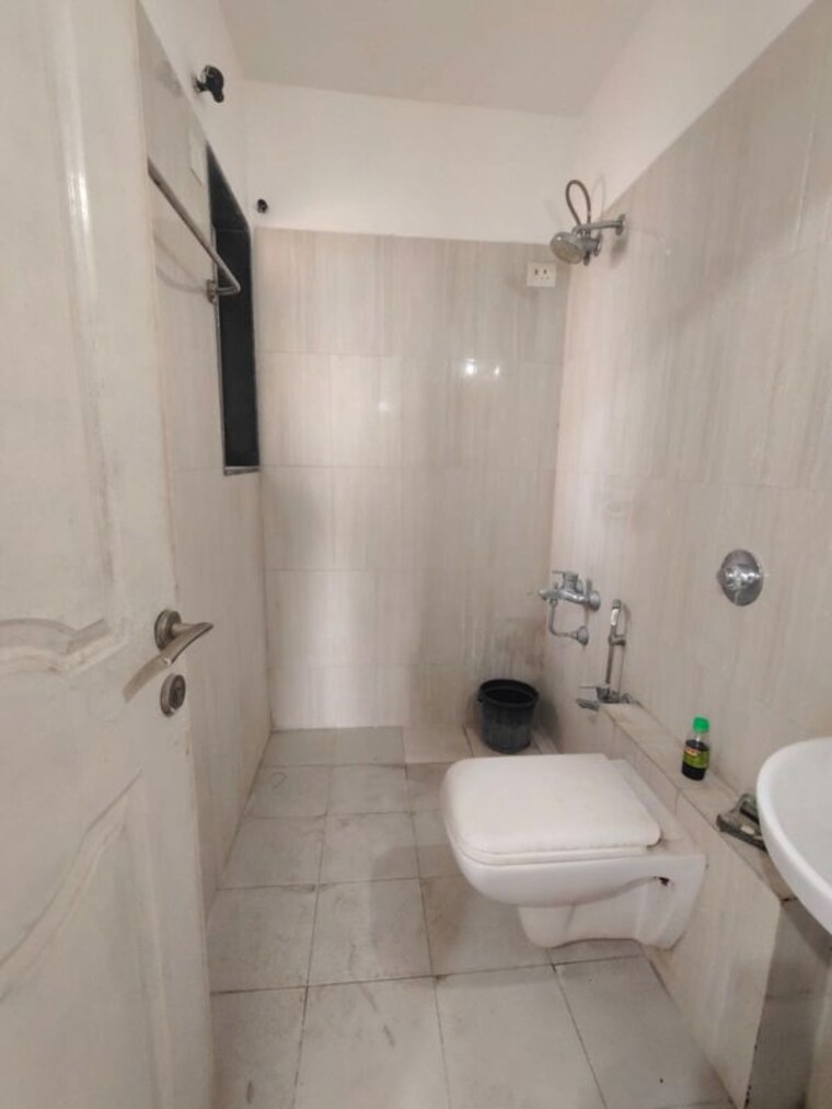 Bathroom, puranik-city 2 Bedroom 750 Sq.Ft. Apartment In Kasarvadavali Thane 10392817