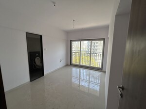 Room in 3 BHK Apartment at Ananda Apartments, Goregaon East – for Sale