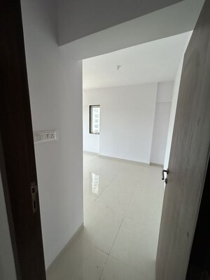 Room in 3 BHK Apartment at Ananda Apartments, Goregaon East – for Sale