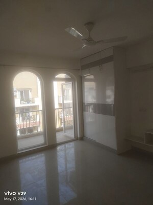 Room in 3 BHK Apartment at Emaar Emerald Floors Premier, Sector 65 – for Rent
