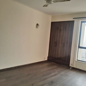 Room in 2 BHK Apartment at Unitech The Residences Sector 33, Sector 33 – for Rent