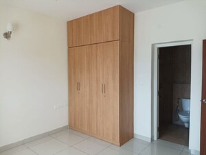 Room in 2.5 BHK Apartment at Prestige Kew Gardens, Bellandur – for Rent