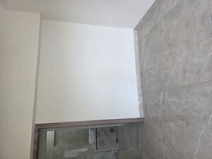 Room in 2 BHK Apartment at  Rushi The Kollage Andheri, Andheri East – for Rent