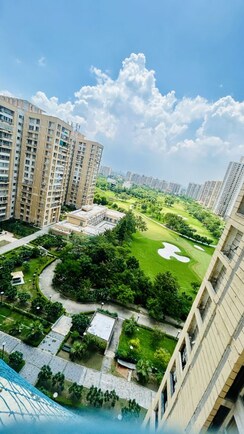 3 BHK + Pooja Room,Servant Room Apartment For Rent in Jaypee Greens Kalypso Court