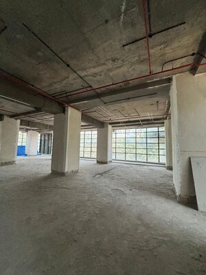 Room in  Showroom at Santacruz West – for Rent