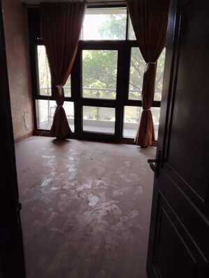 Room in 3 BHK Builder Floor at Greater Kailash ii – for Rent