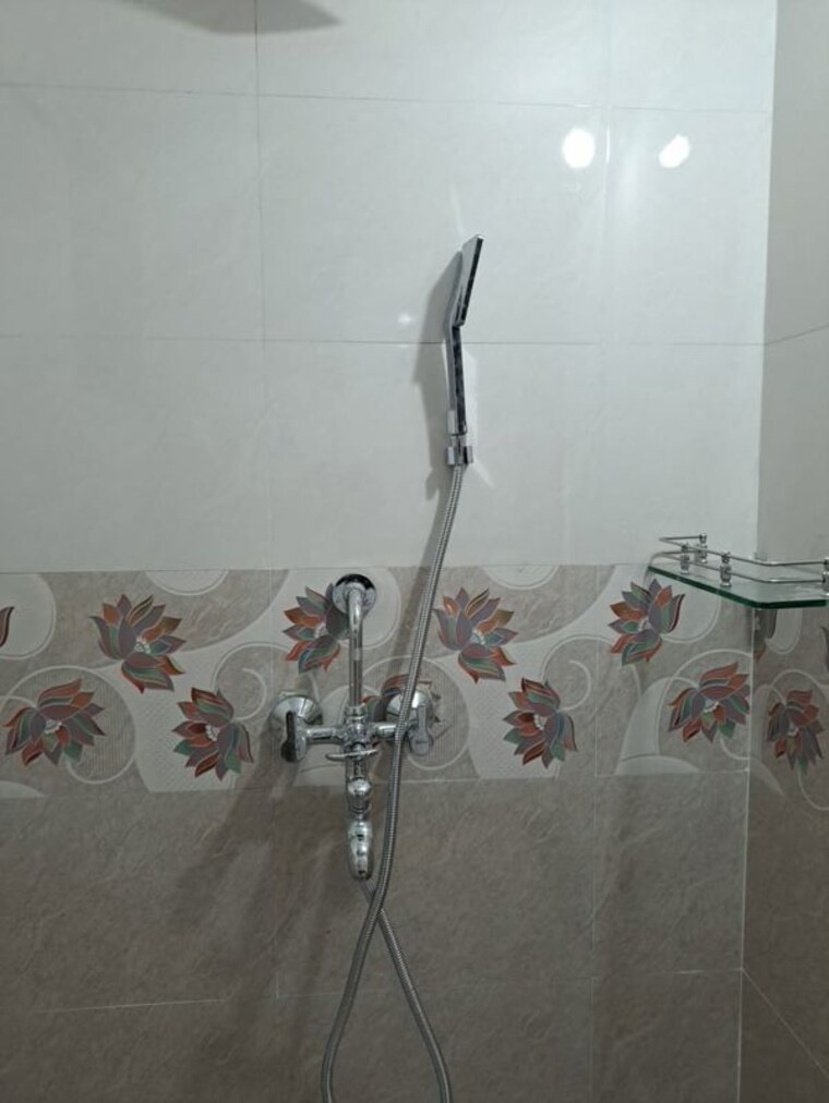Attached Bathroom, powai-cosmopolitan-chs 2 Bedroom 900 Sq.Ft. Apartment In Powai Mumbai 10393063