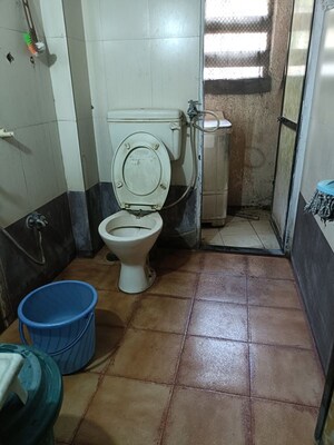 Bathroom in 2.5 BHK Apartment at Tulip Apartment Kalwa, Kalwa – for Rent