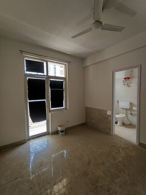 Room in 2 BHK Apartment at Shree Vardhman Mantra, Sector 67 – for Rent