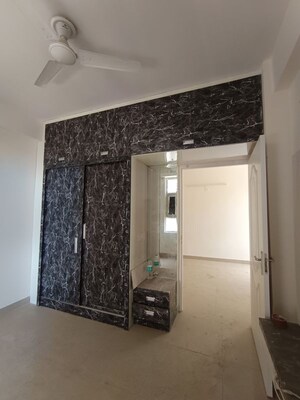 Room in 2 BHK Apartment at Shree Vardhman Mantra, Sector 67 – for Rent