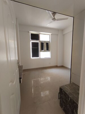 Room in 2 BHK Apartment at Shree Vardhman Mantra, Sector 67 – for Rent