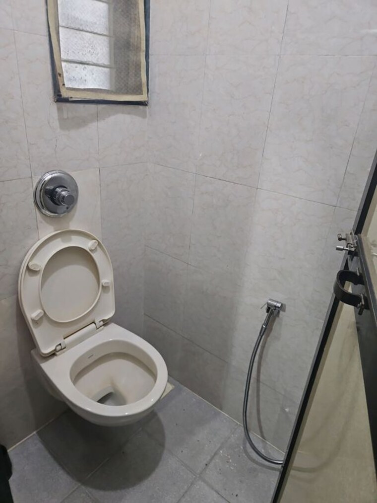 Bathroom, dadar east 1 Bedroom 360 Sq.Ft. Apartment In Dadar East Mumbai 10393157
