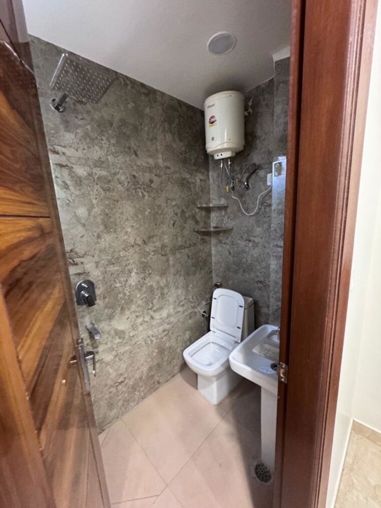 Bathroom, saket 1 Bedroom 650 Sq.Ft. Apartment In Saket Delhi 10393197